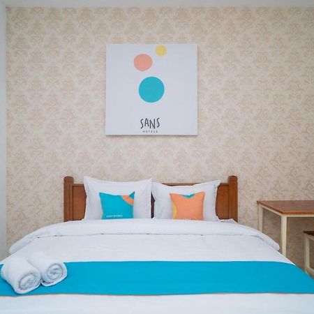 Sans Hotel Queen Batu Sumber Brantas Esterno foto